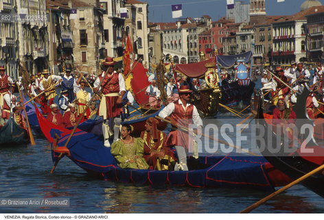 Localizzazione:..VENEZIA..Oggetto:..Soggetto:..REGATA STORICA CORTEO STORICO CANAL GRANDE..Cronologia: ..Definizione Culturale:..   Autore: ..   Stile: ..   Editori/Stampatori:..   Committenza:..Materia e Tecnica:..Collocazione:..Note:..REGATE..Riproduzione Fotografica:..Copyright:..Graziano Arici/Rosebud2 .Data:..1996..Costo:..A