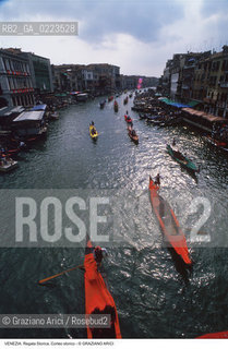 Localizzazione:..VENEZIA..Oggetto:..Soggetto:..REGATA STORICA CORTEO STORICO CANAL GRANDE..Cronologia: ..Definizione Culturale:..   Autore: ..   Stile: ..   Editori/Stampatori:..   Committenza:..Materia e Tecnica:..Collocazione:..Note:..REGATE..Riproduzione Fotografica:..Copyright:..Graziano Arici/Rosebud2 .Data:..1996..Costo:..A