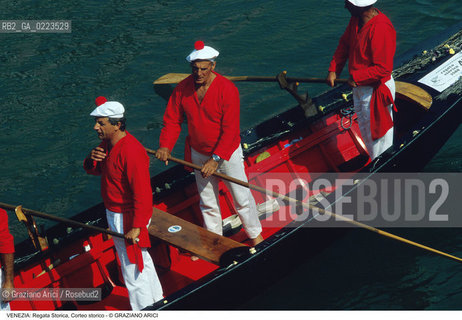 Localizzazione:..VENEZIA..Oggetto:..Soggetto:..REGATA STORICA CORTEO STORICO..Cronologia: ..Definizione Culturale:..   Autore: ..   Stile: ..   Editori/Stampatori:..   Committenza:..Materia e Tecnica:..Collocazione:..Note:..REGATE..Riproduzione Fotografica:..Copyright:..Graziano Arici/Rosebud2 .Data:..1996..Costo:..A