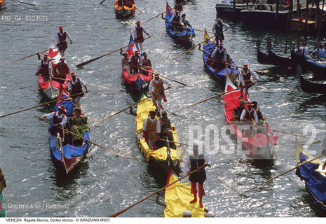 Localizzazione:..VENEZIA..Oggetto:..Soggetto:..REGATA STORICA CORTEO STORICO..Cronologia: ..Definizione Culturale:..   Autore: ..   Stile: ..   Editori/Stampatori:..   Committenza:..Materia e Tecnica:..Collocazione:..Note:..REGATE..Riproduzione Fotografica:..Copyright:..Graziano Arici/Rosebud2 .Data:..1996..Costo:..A