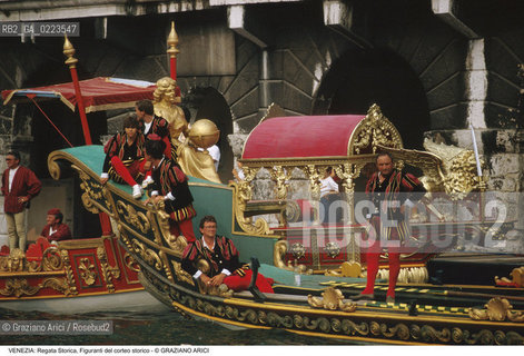 Localizzazione:..VENEZIA..Oggetto:..Soggetto:..REGATA STORICA FIGURANTI DEL CORTEO STORICO..Cronologia: ..Definizione Culturale:..   Autore: ..   Stile: ..   Editori/Stampatori:..   Committenza:..Materia e Tecnica:..Collocazione:..Note:..REGATE..Riproduzione Fotografica:..Copyright:..Graziano Arici/Rosebud2 .Data:..1996..Costo:..A