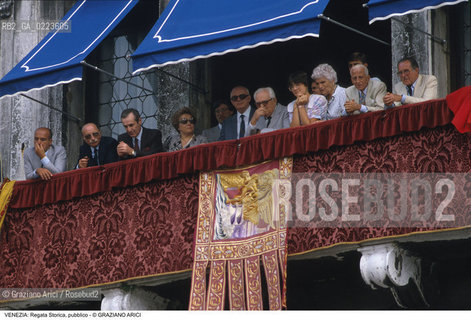 Localizzazione:..VENEZIA ..Oggetto:..Soggetto:..REGATA STORICA PUBBLICO..Cronologia: ..Definizione Culturale:..   Autore: ..   Stile: ..   Editori/Stampatori:..   Committenza:..Materia e Tecnica:..Collocazione:..Note:..REGATE..Riproduzione Fotografica:..Copyright:..Graziano Arici/Rosebud2 .Data:..1996..Costo:..A