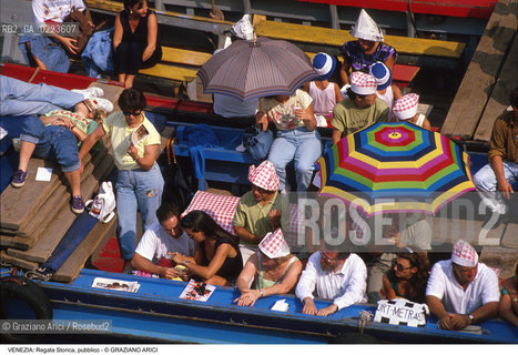 Localizzazione:..VENEZIA ..Oggetto:..Soggetto:..REGATA STORICA PUBBLICO..Cronologia: ..Definizione Culturale:..   Autore: ..   Stile: ..   Editori/Stampatori:..   Committenza:..Materia e Tecnica:..Collocazione:..Note:..REGATE..Riproduzione Fotografica:..Copyright:..Graziano Arici/Rosebud2 .Data:..1996..Costo:..A