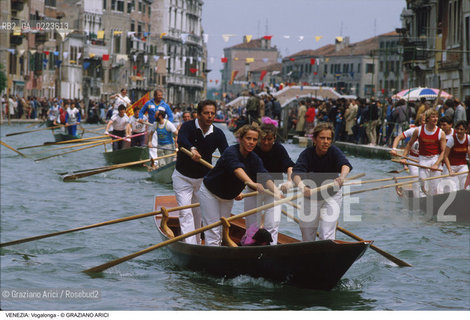 Localizzazione:..VENEZIA / CANNAREGIO..Oggetto:..Soggetto:..VOGALONGA RIO DI CANNAREGIO BARCHE..Cronologia: ..Definizione Culturale:..   Autore: ..   Stile: ..   Editori/Stampatori:..   Committenza:..Materia e Tecnica:..Collocazione:..Note:..REGATE..Riproduzione Fotografica:..Copyright:..Graziano Arici/Rosebud2 .Data:..1996..Costo:..A