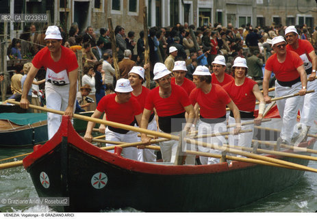 Localizzazione:..VENEZIA / CANNAREGIO..Oggetto:..Soggetto:..VOGALONGA RIO DI CANNAREGIO BARCHE..Cronologia: ..Definizione Culturale:..   Autore: ..   Stile: ..   Editori/Stampatori:..   Committenza:..Materia e Tecnica:..Collocazione:..Note:..REGATE..Riproduzione Fotografica:..Copyright:..Graziano Arici/Rosebud2 .Data:..1996..Costo:..A