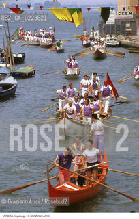 Localizzazione:..VENEZIA / CANNAREGIO..Oggetto:..Soggetto:..VOGALONGA RIO DI CANNAREGIO BARCHE..Cronologia: ..Definizione Culturale:..   Autore: ..   Stile: ..   Editori/Stampatori:..   Committenza:..Materia e Tecnica:..Collocazione:..Note:..REGATE..Riproduzione Fotografica:..Copyright:..Graziano Arici/Rosebud2 .Data:..1996..Costo:..A