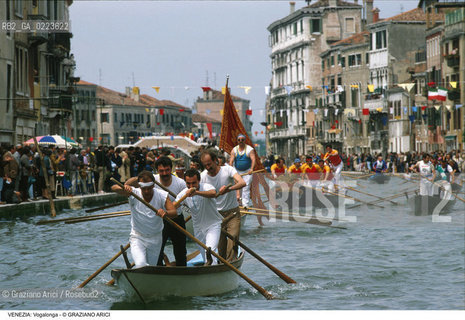 Localizzazione:..VENEZIA / CANNAREGIO..Oggetto:..Soggetto:..VOGALONGA RIO DI CANNAREGIO BARCHE..Cronologia: ..Definizione Culturale:..   Autore: ..   Stile: ..   Editori/Stampatori:..   Committenza:..Materia e Tecnica:..Collocazione:..Note:..REGATE..Riproduzione Fotografica:..Copyright:..Graziano Arici/Rosebud2 .Data:..1996..Costo:..A