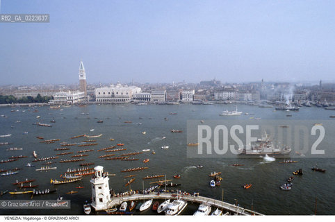 Localizzazione:..VENEZIA / S. MARCO..Oggetto:..Soggetto:..VOGALONGA BARCHE BACINO SAN MARCO..Cronologia: ..Definizione Culturale:..   Autore: ..   Stile: ..   Editori/Stampatori:..   Committenza:..Materia e Tecnica:..Collocazione:..Note:..REGATE..Riproduzione Fotografica:..Copyright:..Graziano Arici/Rosebud2 .Data:..1996..Costo:..A