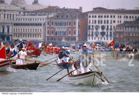 Localizzazione:..VENEZIA / S. MARCO..Oggetto:..Soggetto:..VOGALONGA BARCHE BACINO SAN MARCO..Cronologia: ..Definizione Culturale:..   Autore: ..   Stile: ..   Editori/Stampatori:..   Committenza:..Materia e Tecnica:..Collocazione:..Note:..REGATE..Riproduzione Fotografica:..Copyright:..Graziano Arici/Rosebud2 .Data:..1996..Costo:..A