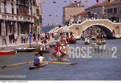 Localizzazione:..VENEZIA / CANNAREGIO..Oggetto:..Soggetto:..VOGALONGA BARCHE RIO DI CANNAREGIO PONTE TRE ARCHI..Cronologia: ..Definizione Culturale:..   Autore: ..   Stile: ..   Editori/Stampatori:..   Committenza:..Materia e Tecnica:..Collocazione:..Note:..REGATE..Riproduzione Fotografica:..Copyright:..Graziano Arici/Rosebud2 .Data:..1996..Costo:..A