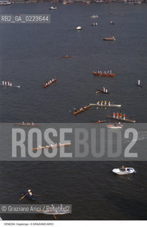 Localizzazione:..VENEZIA / S. MARCO..Oggetto:..Soggetto:..VOGALONGA BARCHE BACINO SAN MARCO..Cronologia: ..Definizione Culturale:..   Autore: ..   Stile: ..   Editori/Stampatori:..   Committenza:..Materia e Tecnica:..Collocazione:..Note:..REGATE..Riproduzione Fotografica:..Copyright:..Graziano Arici/Rosebud2 .Data:..1996..Costo:..A