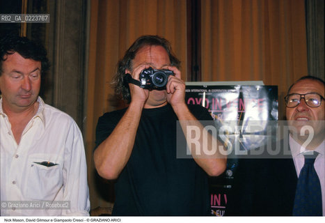 Localizzazione:..VENEZIA..Oggetto:..Soggetto:..CONCERTO DEI PINK FLOYD / NICK MASON, DAVID GILMOUR E GIAMPAOLO CRESCI / MUSICA ROCK MACCHINA FOTOGRAFICA..Cronologia: ..Definizione Culturale:..   Autore: ..   Stile: ..   Editori/Stampatori:..   Committenza:..Materia e Tecnica:..Collocazione:..Note:....Riproduzione Fotografica:..Graziano Arici/Rosebud2 .Copyright:..Graziano Arici/Rosebud2 .Data:..LUGLIO 1989..Costo: