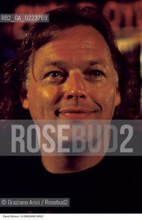 Localizzazione:..VENEZIA..Oggetto:..Soggetto:..CONCERTO DEI PINK FLOYD / DAVID GILMOUR MUSICA ROCK CHITARRISTA..Cronologia: ..Definizione Culturale:..   Autore: ..   Stile: ..   Editori/Stampatori:..   Committenza:..Materia e Tecnica:..Collocazione:..Note:....Riproduzione Fotografica:..Graziano Arici/Rosebud2 .Copyright:..Graziano Arici/Rosebud2 .Data:..LUGLIO 1989..Costo:..A