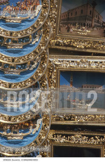 Localizzazione:..VENEZIA..Oggetto:..Soggetto:..SOUVENIRS KITSCH..Cronologia: ..Definizione Culturale:..   Autore: ..   Stile: ..   Editori/Stampatori:..   Committenza:..Materia e Tecnica:..Collocazione:..Note:..TURISMO ..Riproduzione Fotografica:..Copyright:..Graziano Arici/Rosebud2 .Data:..1990..Costo:..A