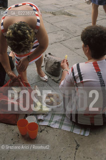 TURISTI IN PIAZZA SAN MARCO A VENEZIA - © 2002 Graziano Arici/Rosebud2