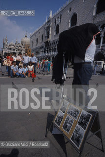 TURISTI IN PIAZZA SAN MARCO A VENEZIA - © 2002 Graziano Arici/Rosebud2 / FOTOGRAFO
