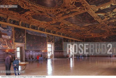 Localizzazione:..VENEZIA / S. MARCO..Oggetto:..Soggetto:..PALAZZO DUCALE / SALA DEL MAGGIOR CONSIGLIO..Cronologia: ..XVI SEC..Definizione Culturale:..   Autore: ..ANTONIO DA PONTE..   Stile: ..   Editori/Stampatori:..   Committenza:..Materia e Tecnica:..Collocazione:..Note:....Riproduzione Fotografica:..Graziano Arici/Rosebud2 .Copyright:..Graziano Arici/Rosebud2 .Data:..1997..Costo:..A..