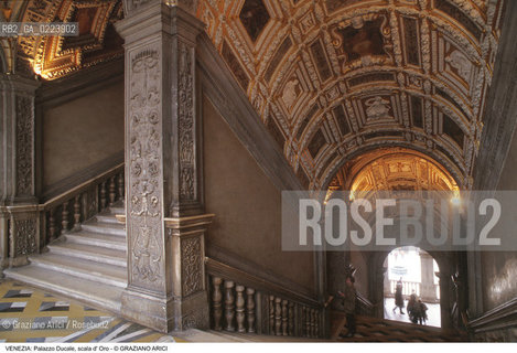 Localizzazione:..VENEZIA / S. MARCO..Oggetto:..Soggetto:..PALAZZO DUCALE / SCALA D ORO..Cronologia: ..XVI SEC..Definizione Culturale:..   Autore: JACOPO SANSOVINO..SCARPAGNINO..ALESSANDRO VITTORIA (STUCCHI)..   Stile: ..   Editori/Stampatori:..   Committenza:..Materia e Tecnica:..Collocazione:..Note:....Riproduzione Fotografica:..Graziano Arici/Rosebud2 .Copyright:..Graziano Arici/Rosebud2 .Data:..1997..Costo:..A..