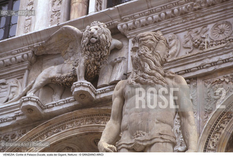 Localizzazione:..VENEZIA / S. MARCO..Oggetto:..Soggetto:..PALAZZO DUCALE / SCALA DEI GIGANTI / STATUA DI NETTUNO / LEONE DI SAN MARCO..Cronologia: ..XVI SECOLO..Definizione Culturale:..   Autore: JACOPO SANSOVINO..   Stile: ..   Editori/Stampatori:..   Committenza:..Materia e Tecnica:..Collocazione:..Note:....Riproduzione Fotografica:..Graziano Arici/Rosebud2 .Copyright:..Graziano Arici/Rosebud2 .Data:..1997..Costo:..A..