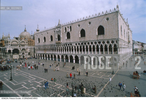 Localizzazione:..VENEZIA / S. MARCO..Oggetto:..Soggetto:..PALAZZO DUCALE / PIAZZETTA SAN MARCO..Cronologia: ..XIV XV XVI SEC..Definizione Culturale:..   Autore: ANTONIO DA PONTE..   Stile: GOTICO VENEZIANO..   Editori/Stampatori:..   Committenza:..Materia e Tecnica:..Collocazione:..Note:....Riproduzione Fotografica:..Graziano Arici/Rosebud2 .Copyright:..Graziano Arici/Rosebud2 .Data:..1995..Costo:..A..