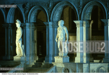 Localizzazione:..VENEZIA / S. MARCO..Oggetto:..Soggetto:..PALAZZO DUCALE / SCALA DEI GIGANTI / STATUE DI NETTUNO E MARTE..Cronologia: ..XVI SECOLO..Definizione Culturale:..   Autore: JACOPO SANSOVINO..   Stile: ..   Editori/Stampatori:..   Committenza:..Materia e Tecnica:..Collocazione:..Note:....Riproduzione Fotografica:..Graziano Arici/Rosebud2 .Copyright:..Graziano Arici/Rosebud2 .Data:..1997..Costo:..A..