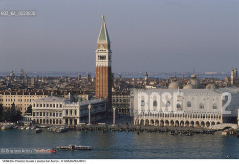 Localizzazione:..VENEZIA / S. MARCO..Oggetto:..Soggetto:..PALAZZO DUCALE / PIAZZA CAMPANILE E BACINO SAN MARCO ..Cronologia: ....Definizione Culturale:..   Autore: ..   Stile:..   Editori/Stampatori:..   Committenza:..Materia e Tecnica:..Collocazione:..Note:....Riproduzione Fotografica:..Graziano Arici/Rosebud2 .Copyright:..Graziano Arici/Rosebud2 .Data:..1995..Costo:..A..