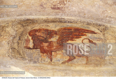 Localizzazione:..VENEZIA / S. MARCO..Oggetto:..Soggetto:..PALAZZO DUCALE / MUSEO DELL OPERA DI PALAZZO / AFFRESCO LEONE DI SAN MARCO..Cronologia: ..XIV SECOLO..Definizione Culturale:..   Autore: ..   Stile:..   Editori/Stampatori:..   Committenza:..Materia e Tecnica:..Collocazione:..Note:..MUSEI..Riproduzione Fotografica:..Graziano Arici/Rosebud2 .Copyright:..Graziano Arici/Rosebud2 .Data:..1997..Costo:..A..