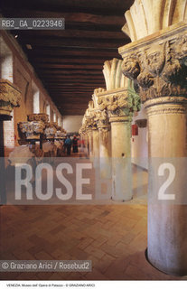 Localizzazione:..VENEZIA / S. MARCO..Oggetto:..Soggetto:..PALAZZO DUCALE / MUSEO DELL OPERA DI PALAZZO / CAPITELLI E COLONNE..Cronologia: ..XIV SECOLO..Definizione Culturale:..   Autore: ..   Stile:..   Editori/Stampatori:..   Committenza:..Materia e Tecnica:..Collocazione:..Note:..MUSEI..Riproduzione Fotografica:..Graziano Arici/Rosebud2 .Copyright:..Graziano Arici/Rosebud2 .Data:..1997..Costo:..A..