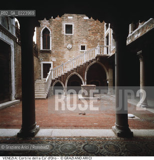Localizzazione:..VENEZIA / CANNAREGIO..Oggetto:..Soggetto:..CA DORO / GALLERIA FRANCHETTI / CORTILE..Cronologia: XV SECOLO..Definizione Culturale:..   Autore: MATTEO RAVERTI / GIOVANNI E BARTOLOMEO BON  ..   Stile: GOTICO..   Editori/Stampatori: ..   Committenza: ..Materia e Tecnica:..Collocazione:..Note:..PALAZZI MUSEI RIMANEGGIATO DA G.B. MEDUNA XIX SECOLO..Riproduzione Fotografica:..Copyright:..Graziano Arici/Rosebud2 .Data:..1995..Costo:..A