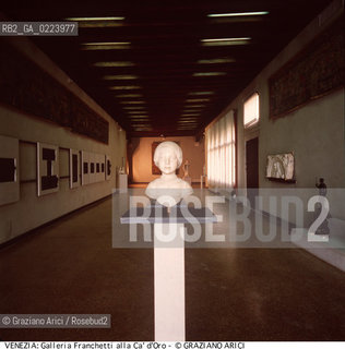 Localizzazione:..VENEZIA / CANNAREGIO..Oggetto:..Soggetto:..CA D ORO / GALLERIA FRANCHETTI / SALE..Cronologia: ..Definizione Culturale:..   Autore:   ..   Stile: ..   Editori/Stampatori: ..   Committenza: ..Materia e Tecnica:..Collocazione:..Note:..PALAZZI MUSEI ..Riproduzione Fotografica:..Copyright:..Graziano Arici/Rosebud2 .Data:..1995..Costo:..A