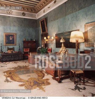 Localizzazione:..VENEZIA / S. MARCO..Oggetto:..Soggetto:..PALAZZO MOCENIGO / GEORGE BYRON..Cronologia:  ..Definizione Culturale:..   Autore: ..   Stile: ..   Editori/Stampatori:..   Committenza:..Materia e Tecnica:..Collocazione:..Note:..PALAZZI ..Riproduzione Fotografica:..Copyright:..Graziano Arici/Rosebud2 .Data:..1996..Costo:..A