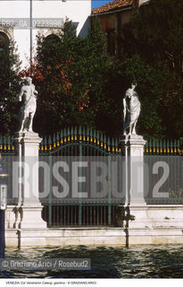 Localizzazione:..VENEZIA / CANNAREGIO..Oggetto:..Soggetto:..CA VENDRAMIN CALERGI GIARDINO / CASINO MUNICIPALE / RICHARD WAGNER..Cronologia: ..XVII SECOLO..Definizione Culturale:..   Autore: MAURO CODUSSI..   Stile: RINASCIMENTO..   Editori/Stampatori:..   Committenza:..Materia e Tecnica:..Collocazione:..Note:..PALAZZI..Riproduzione Fotografica:..Graziano Arici/Rosebud2 .Copyright:..Graziano Arici/Rosebud2 .Data:..1995..Costo:..A..