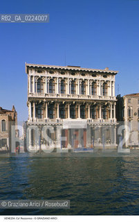 Localizzazione:..VENEZIA / DORSODURO..Oggetto:..Soggetto:..CA REZZONICO / MUSEO DEL SETTECENTO VENEZIANO..Cronologia: ..XVII XVIII SECOLO..Definizione Culturale:..   Autore: BALDASSARE LONGHENA, GIORGIO MASSARI..   Stile: BAROCCO..   Editori/Stampatori:..   Committenza:..Materia e Tecnica:..Collocazione:..Note:..PALAZZI MUSEI..Riproduzione Fotografica:..Graziano Arici/Rosebud2 .Copyright:..Graziano Arici/Rosebud2 .Data:..1998..Costo:..A..