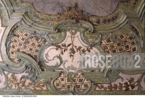 Localizzazione:..VENEZIA / S. MARCO..Oggetto:..Soggetto:..CASINO VENIER / RIDOTTO DELLA PROCURATORESSA VENIER / STUCCHI..Cronologia: ..XVIII SECOLO..Definizione Culturale:..   Autore: ..   Stile:..   Editori/Stampatori:..   Committenza:..Materia e Tecnica:..Collocazione:..Note:..PALAZZI..Riproduzione Fotografica:..Graziano Arici/Rosebud2 .Copyright:..Graziano Arici/Rosebud2 .Data:..1995..Costo:..A..
