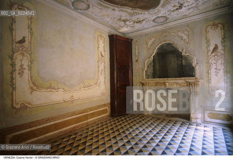 Localizzazione:..VENEZIA / S. MARCO..Oggetto:..Soggetto:..CASINO VENIER / RIDOTTO DELLA PROCURATORESSA VENIER..Cronologia: ..XVIII SECOLO..Definizione Culturale:..   Autore: ..   Stile:..   Editori/Stampatori:..   Committenza:..Materia e Tecnica:..Collocazione:..Note:..PALAZZI..Riproduzione Fotografica:..Graziano Arici/Rosebud2 .Copyright:..Graziano Arici/Rosebud2 .Data:..1995..Costo:..A..