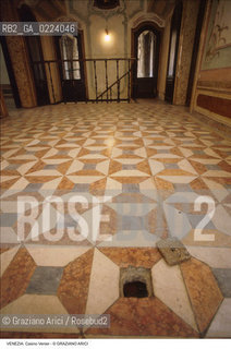 Localizzazione:..VENEZIA / S. MARCO..Oggetto:..Soggetto:..CASINO VENIER / RIDOTTO DELLA PROCURATORESSA VENIER..Cronologia: ..XVIII SECOLO..Definizione Culturale:..   Autore: ..   Stile:..   Editori/Stampatori:..   Committenza:..Materia e Tecnica:..Collocazione:..Note:..PALAZZI..Riproduzione Fotografica:..Graziano Arici/Rosebud2 .Copyright:..Graziano Arici/Rosebud2 .Data:..1995..Costo:..A..