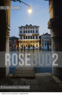 Localizzazione:..VENEZIA / S. CROCE..Oggetto:..Soggetto:..CA CORNER DELLA REGINA / BIENNALE ARCHIVIO STORICO DELLE ARTI CONTEMPORANEEE ASAC..Cronologia: ..XVIII SECOLO..Definizione Culturale:..   Autore: DOMENICO ROSSI..   Stile: ..   Editori/Stampatori:..   Committenza:..Materia e Tecnica:..Collocazione:..Note:..PALAZZI..Riproduzione Fotografica:..Graziano Arici/Rosebud2 .Copyright:..Graziano Arici/Rosebud2 .Data:..1990..Costo:..A..