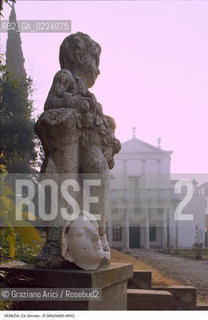 Localizzazione:..VENEZIA / DORSODURO..Oggetto:..Soggetto:..CA ZENOBIO GIARDINO..Cronologia: XVII XVIII SEC  ..Definizione Culturale:..   Autore: ANTONIO GASPARI..   Stile: BAROCCO..   Editori/Stampatori:..   Committenza:..Materia e Tecnica:..Collocazione:..Note:..PALAZZI ARMENI MECHITARISTI..Riproduzione Fotografica:..Copyright:..Graziano Arici/Rosebud2 .Data:..1996..Costo:..A