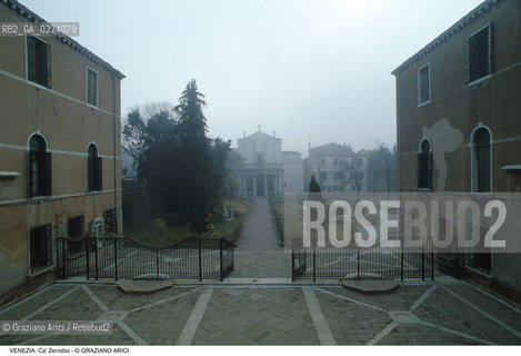 Localizzazione:..VENEZIA / DORSODURO..Oggetto:..Soggetto:..CA ZENOBIO GIARDINO..Cronologia: XVII XVIII SEC  ..Definizione Culturale:..   Autore: ANTONIO GASPARI ..   Stile: BAROCCO..   Editori/Stampatori:..   Committenza:..Materia e Tecnica:..Collocazione:..Note:..PALAZZI ARMENI MECHITARISTI..Riproduzione Fotografica:..Copyright:..Graziano Arici/Rosebud2 .Data:..1996..Costo:..A