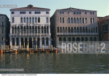 Localizzazione:..VENEZIA / S.MARCO..Oggetto:..Soggetto:..PALAZZO LOREDAN E CA FARSETTI..Cronologia: ..XII XIII SECOLO..Definizione Culturale:..   Autore:..   Stile: VENETO BIZANTINO..   Editori/Stampatori:..   Committenza:..Materia e Tecnica:..Collocazione:..Note:..PALAZZI MUNICIPIO FONDACO..Riproduzione Fotografica:..Graziano Arici/Rosebud2 .Copyright:..Graziano Arici/Rosebud2 .Data:..1990..Costo:..A..