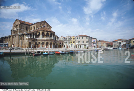 Localizzazione:..VENEZIA / ISOLA DI MURANO..Oggetto:..Soggetto:..BASILICA DI SS. MARIA E DONATO ..Cronologia: ..XII SECOLO..Definizione Culturale:..   Autore: ..   Stile: ..VENETO BIZANTINO..   Editori/Stampatori:..   Committenza:..Materia e Tecnica:..Collocazione:..Note:..MURANO BURANO TORCELLO CHIESA DUOMO..Riproduzione Fotografica:..Graziano Arici/Rosebud2 .Copyright:..Graziano Arici/Rosebud2 .Data:..1995..Costo:..A..