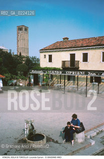 Localizzazione:..VENEZIA / ISOLA DI TORCELLO..Oggetto:..Soggetto:..LOCANDA CIPRIANI / ERNEST HEMINGWAY..Cronologia: ..Definizione Culturale:..   Autore: ..   Stile: ..   Editori/Stampatori:..   Committenza:..Materia e Tecnica:..Collocazione:..Note:..HOTEL ALBERGHI MURANO BURANO TORCELLO..Riproduzione Fotografica:..Graziano Arici/Rosebud2 .Copyright:..Graziano Arici/Rosebud2 .Data:..1983..Costo:..A..