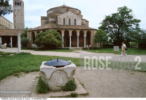 Localizzazione:..VENEZIA / ISOLA DI TORCELLO..Oggetto:..Soggetto:..S. FOSCA / VERA DA POZZO..Cronologia: ..XII SECOLO..Definizione Culturale:..   Autore: ..   Stile: ..ROMANICO..   Editori/Stampatori:..   Committenza:..Materia e Tecnica:..Collocazione:..Note:..CHIESA MURANO BURANO TORCELLO..Riproduzione Fotografica:..Graziano Arici/Rosebud2 .Copyright:..Graziano Arici/Rosebud2 .Data:..1995..Costo:..A..
