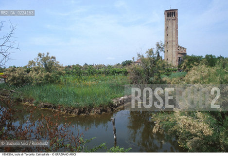 Localizzazione:..VENEZIA / ISOLA DI TORCELLO..Oggetto:..Soggetto:..CATTEDRALE DI S. MARIA ASSUNTA..Cronologia: ..XI SECOLO..Definizione Culturale:..   Autore: ..   Stile: ..ROMANICO..   Editori/Stampatori:..   Committenza:..Materia e Tecnica:....Collocazione:..Note:..CHIESA MURANO BURANO TORCELLO..Riproduzione Fotografica:..Graziano Arici/Rosebud2 .Copyright:..Graziano Arici/Rosebud2 .Data:..1995..Costo:..A..