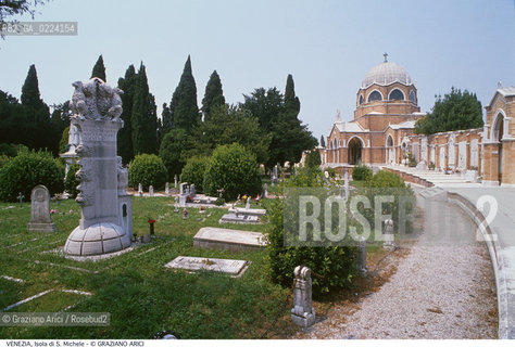 Localizzazione:..VENEZIA / ISOLA DI S. MICHELE..Oggetto:..Soggetto:..CIMITERO TOMBE..Cronologia: ..XIX SECOLO..Definizione Culturale:..   Autore: ..ANNIBALE FORCELLINI..   Stile: ..   Editori/Stampatori:..   Committenza:..Materia e Tecnica:..Collocazione:..Note:..MURANO BURANO TORCELLO..Riproduzione Fotografica:..Graziano Arici/Rosebud2 .Copyright:..Graziano Arici/Rosebud2 .Data:..1995..Costo:..A..