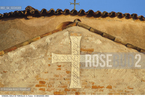Localizzazione:..VENEZIA / ISOLA DI TORCELLO..Oggetto:..Soggetto:..S. FOSCA / PARTICOLARE DELLA FACCIATA..Cronologia: ..XII SECOLO..Definizione Culturale:..   Autore: ..   Stile: ..ROMANICO..   Editori/Stampatori:..   Committenza:..Materia e Tecnica:..Collocazione:..Note:..CHIESA MURANO BURANO TORCELLO..Riproduzione Fotografica:..Graziano Arici/Rosebud2 .Copyright:..Graziano Arici/Rosebud2 .Data:..1995..Costo:..A..