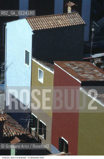 Localizzazione:..VENEZIA / ISOLA DI BURANO..Oggetto:..Soggetto:..CASE..Cronologia: ....Definizione Culturale:..   Autore: ..   Stile: ..   Editori/Stampatori:..   Committenza:..Materia e Tecnica:..Collocazione:..Note:....Riproduzione Fotografica:..Graziano Arici/Rosebud2 .Copyright:..Graziano Arici/Rosebud2 .Data:..1995..Costo:..A..