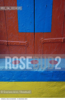 Localizzazione:..VENEZIA / ISOLA DI BURANO..Oggetto:..Soggetto:..CASA GIALLO ROSSO BLU..Cronologia: ....Definizione Culturale:..   Autore: ..   Stile: ..   Editori/Stampatori:..   Committenza:..Materia e Tecnica:..Collocazione:..Note:....Riproduzione Fotografica:..Graziano Arici/Rosebud2 .Copyright:..Graziano Arici/Rosebud2 .Data:..1995..Costo:..A..