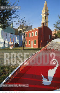 Localizzazione:..VENEZIA / ISOLA DI BURANO..Oggetto:..Soggetto:..BARCA ROSSO..Cronologia: ....Definizione Culturale:..   Autore: ..   Stile: ..   Editori/Stampatori:..   Committenza:..Materia e Tecnica:..Collocazione:..Note:....Riproduzione Fotografica:..Graziano Arici/Rosebud2 .Copyright:..Graziano Arici/Rosebud2 .Data:..1995..Costo:..A..