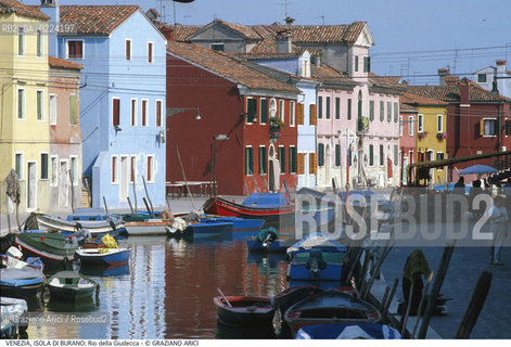Localizzazione:..VENEZIA / ISOLA DI BURANO..Oggetto:..Soggetto:..CASE RIO DELLA GIUDECCA BARCHE..Cronologia: ....Definizione Culturale:..   Autore: ..   Stile: ..   Editori/Stampatori:..   Committenza:..Materia e Tecnica:..Collocazione:..Note:....Riproduzione Fotografica:..Graziano Arici/Rosebud2 .Copyright:..Graziano Arici/Rosebud2 .Data:..1995..Costo:..A..